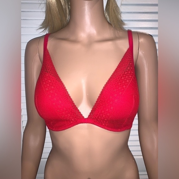 Incredible Bra by Victoria’s Secret Plunge Cherry Red Size 34 DD - Picture 1 of 11